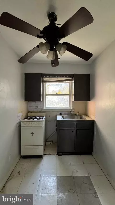 Other - 802 E Jeffrey St, Baltimore, MD 21225 photo 3 of 9
