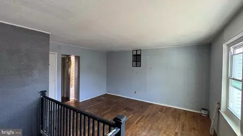 Living - 802 E Jeffrey St, Baltimore, MD 21225 photo 1 of 1