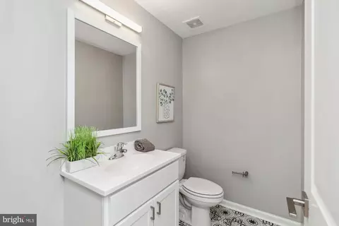 833 E Chase St, Baltimore, MD 21202 photo 7