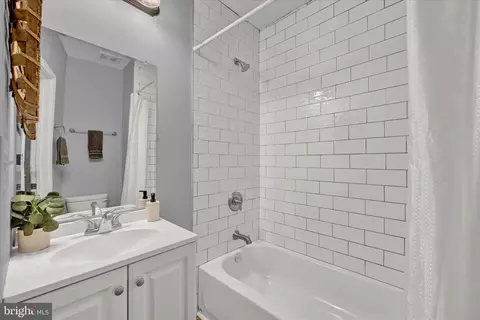 Bath - 711 E 30th St, Baltimore, MD 21218 photo 2 of 2