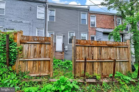 Exterior - 711 E 30th St, Baltimore, MD 21218 photo 2 of 4