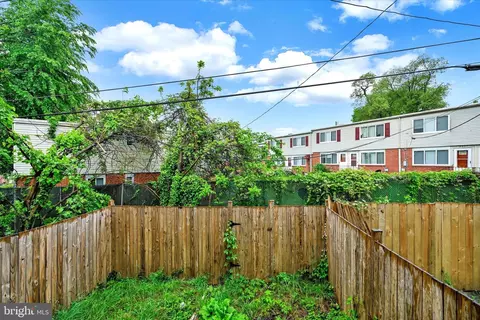 Exterior - 711 E 30th St, Baltimore, MD 21218 photo 3 of 4