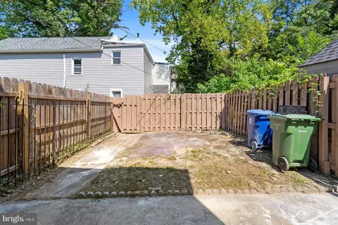 Exterior - 904 E 30th St, Baltimore, MD 21218 photo 4 of 6