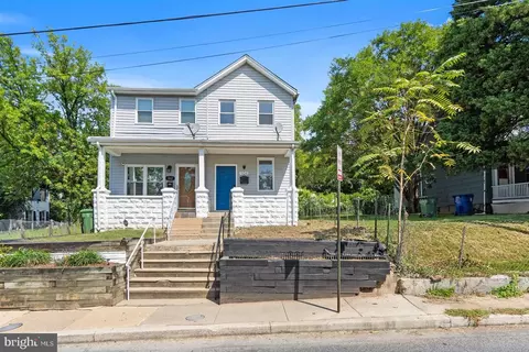 Exterior - 904 E 30th St, Baltimore, MD 21218 photo 1 of 6