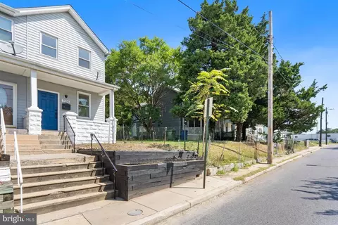 Exterior - 904 E 30th St, Baltimore, MD 21218 photo 2 of 6