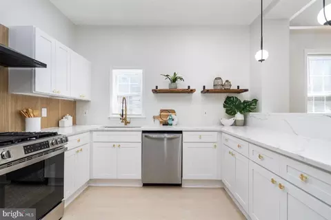 Kitchen - 904 E 30th St, Baltimore, MD 21218 photo 2 of 3