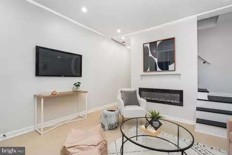 Living - 904 E 30th St, Baltimore, MD 21218 photo 1 of 1