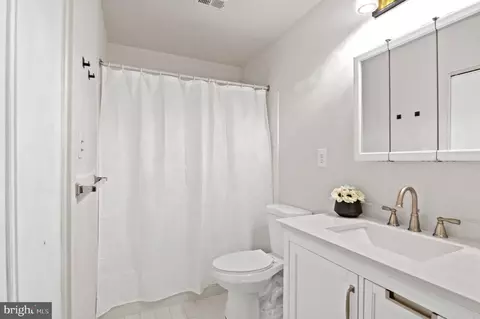 Bath - 6300 Red Cedar Pl #312, Baltimore, MD 21209 photo 1 of 2