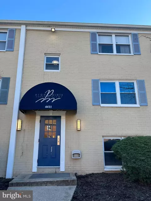 4411 Falls Bridge Dr #L, Baltimore, MD 21211