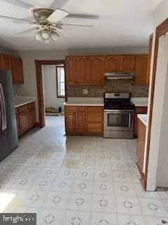 Entry Way - 3700 3rd St, Baltimore, MD 21225 photo 3 of 8
