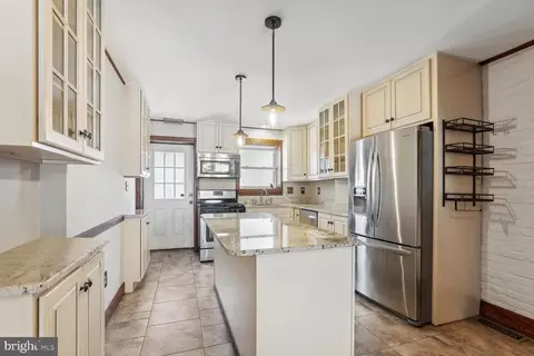 17 S Robinson St, Baltimore, MD 21224 photo 9