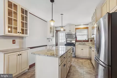 17 S Robinson St, Baltimore, MD 21224 photo 10