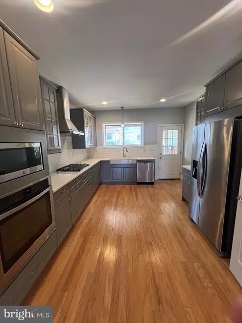 Entry Way - 1702 Webster St, Baltimore, MD 21230 photo 2 of 5