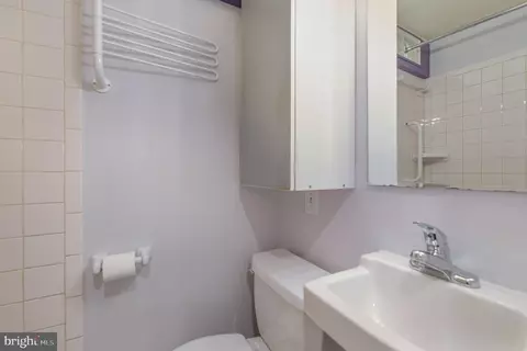 Bath - 324 Kerneway, Baltimore, MD 21212 photo 3 of 3