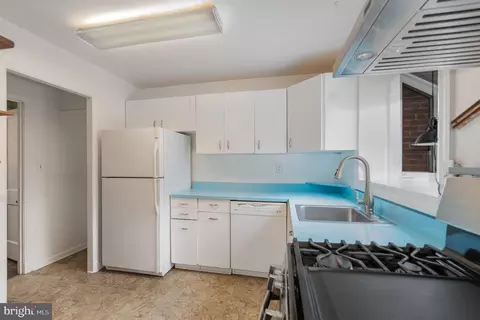 Kitchen - 324 Kerneway, Baltimore, MD 21212 photo 2 of 2