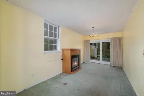 Living - 324 Kerneway, Baltimore, MD 21212 photo 4 of 4