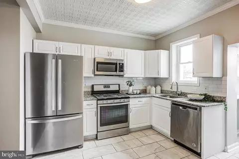 Kitchen - 627 E 37th St E, Baltimore, MD 21218 photo 2 of 3