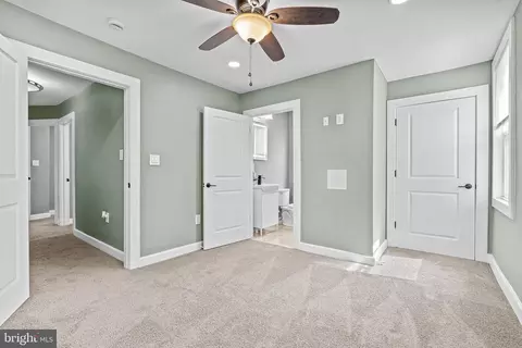 Entry Way - 5253 Nelson Ave, Baltimore, MD 21215 photo 2 of 4