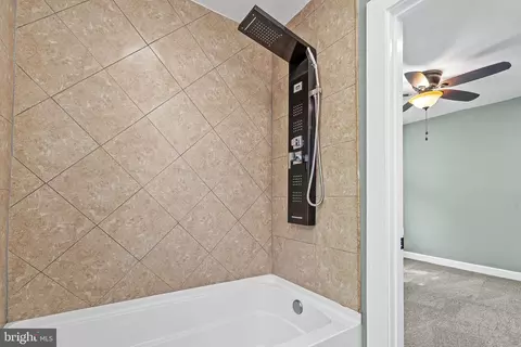 Bath - 5253 Nelson Ave, Baltimore, MD 21215 photo 2 of 3