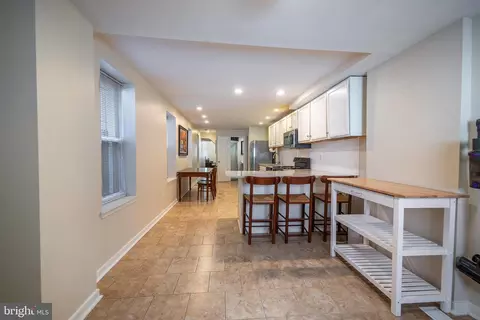 Entry Way - 2126 E Lombard St, Baltimore, MD 21231 photo 3 of 5