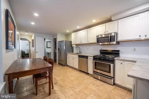 Entry Way - 2126 E Lombard St, Baltimore, MD 21231 photo 1 of 5