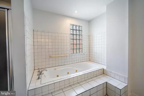 Bath - 2126 E Lombard St, Baltimore, MD 21231 photo 4 of 5
