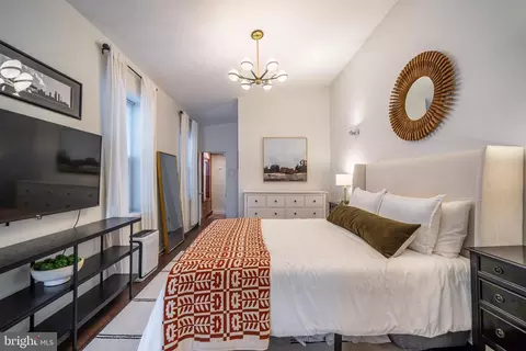 Bedroom - 2126 E Lombard St, Baltimore, MD 21231 photo 2 of 5