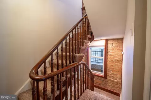 Entry Way - 2126 E Lombard St, Baltimore, MD 21231 photo 4 of 5