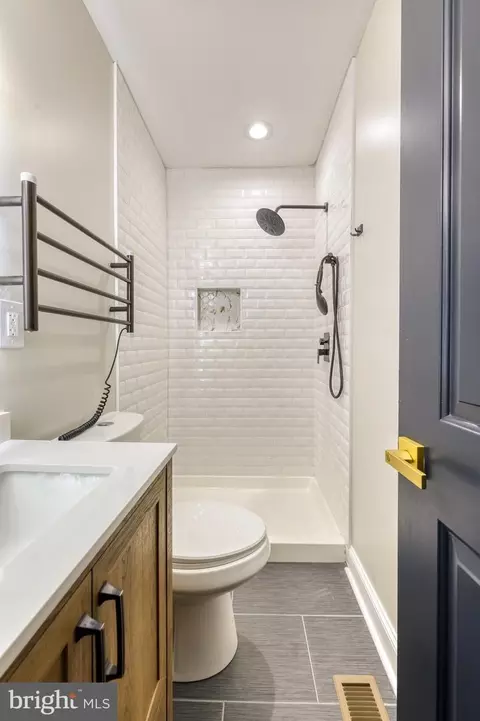 Bath - 604 Venable Ave, Baltimore, MD 21218 photo 11 of 11