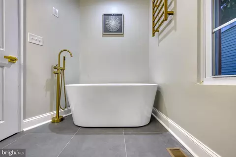 Bath - 604 Venable Ave, Baltimore, MD 21218 photo 1 of 11