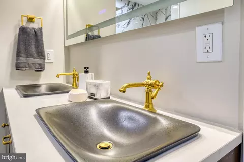 Bath - 604 Venable Ave, Baltimore, MD 21218 photo 3 of 11