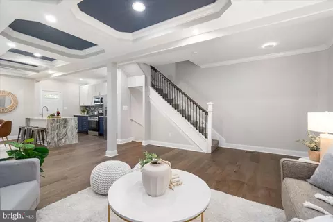 Entry Way - 4014 Hayward Ave, Baltimore, MD 21215 photo 2 of 7