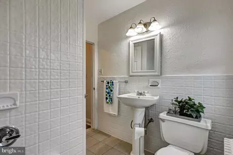 Bath - 5666 Kavon Ave, Baltimore, MD 21206 photo 2 of 3