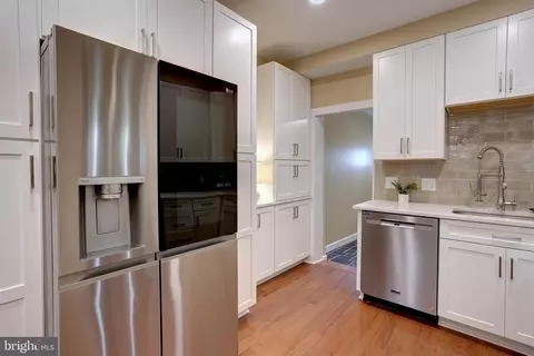 Kitchen - 542 E Fort Ave, Baltimore, MD 21230 photo 4 of 5