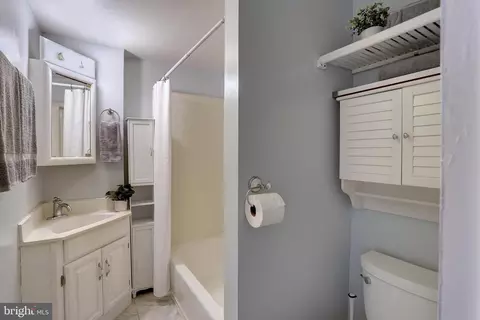 Bath - 542 E Fort Ave, Baltimore, MD 21230 photo 2 of 2