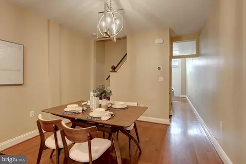 Dining - 542 E Fort Ave, Baltimore, MD 21230 photo 3 of 3