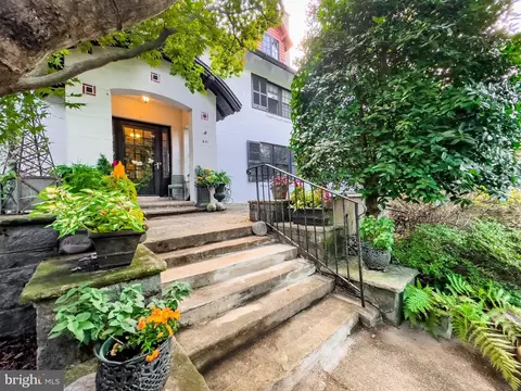 841 W University Pkwy W, Baltimore, MD 21210
