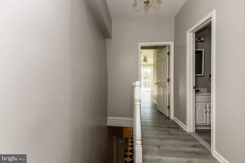 Entry Way - 113 E Fort Ave, Baltimore, MD 21230 photo 1 of 2