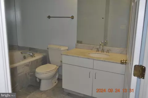 100 Harborview Dr #2308, Baltimore, MD 21230 photo 11