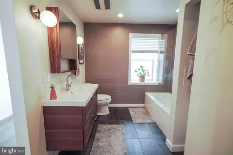 Bath - 217 Grindall St, Baltimore, MD 21230 photo 1 of 3