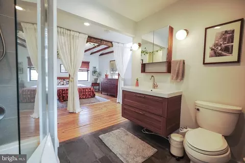 Bath - 217 Grindall St, Baltimore, MD 21230 photo 2 of 3