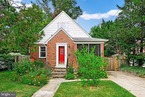 402 Radnor Rd, Baltimore, MD 21212