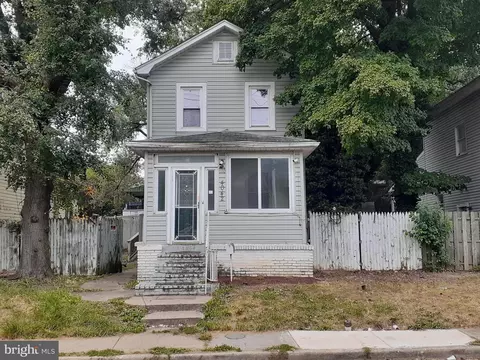4042 6th St, Brooklyn, MD 21225
