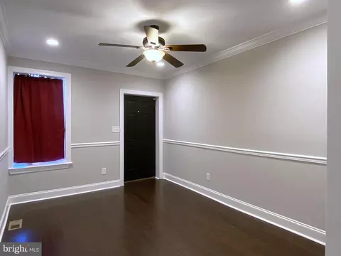 Entry Way - 2527 Fleet St, Baltimore, MD 21224 photo 6 of 10