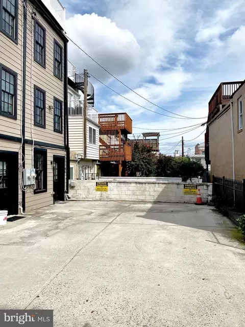 Exterior - 2527 Fleet St, Baltimore, MD 21224 photo 3 of 3