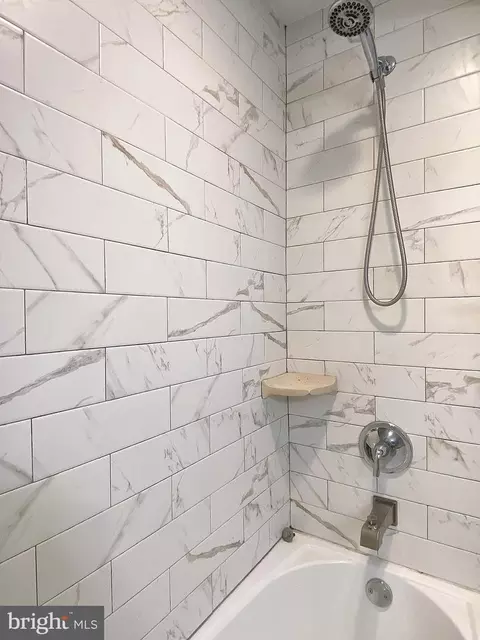 Bath - 2527 Fleet St, Baltimore, MD 21224 photo 6 of 11