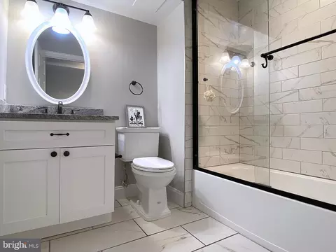 Bath - 2527 Fleet St, Baltimore, MD 21224 photo 2 of 11