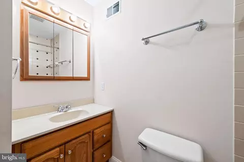 Bath - 620 S Curley St, Baltimore, MD 21224 photo 1 of 4