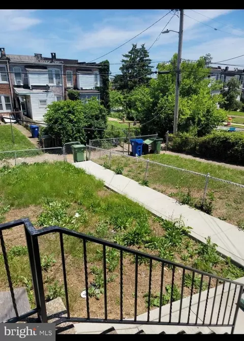Exterior - 405 Lyndhurst St, Baltimore, MD 21229 photo 1 of 1