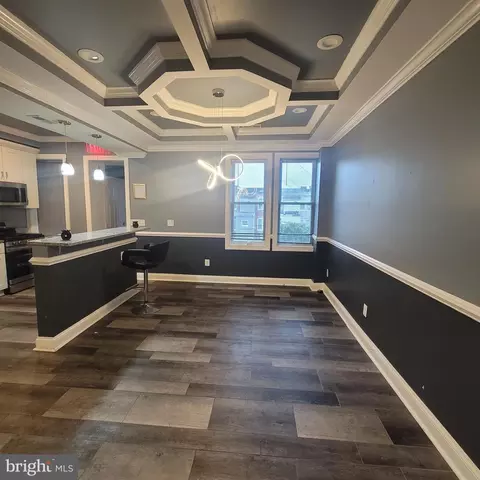 Entry Way - 405 Lyndhurst St, Baltimore, MD 21229 photo 2 of 7